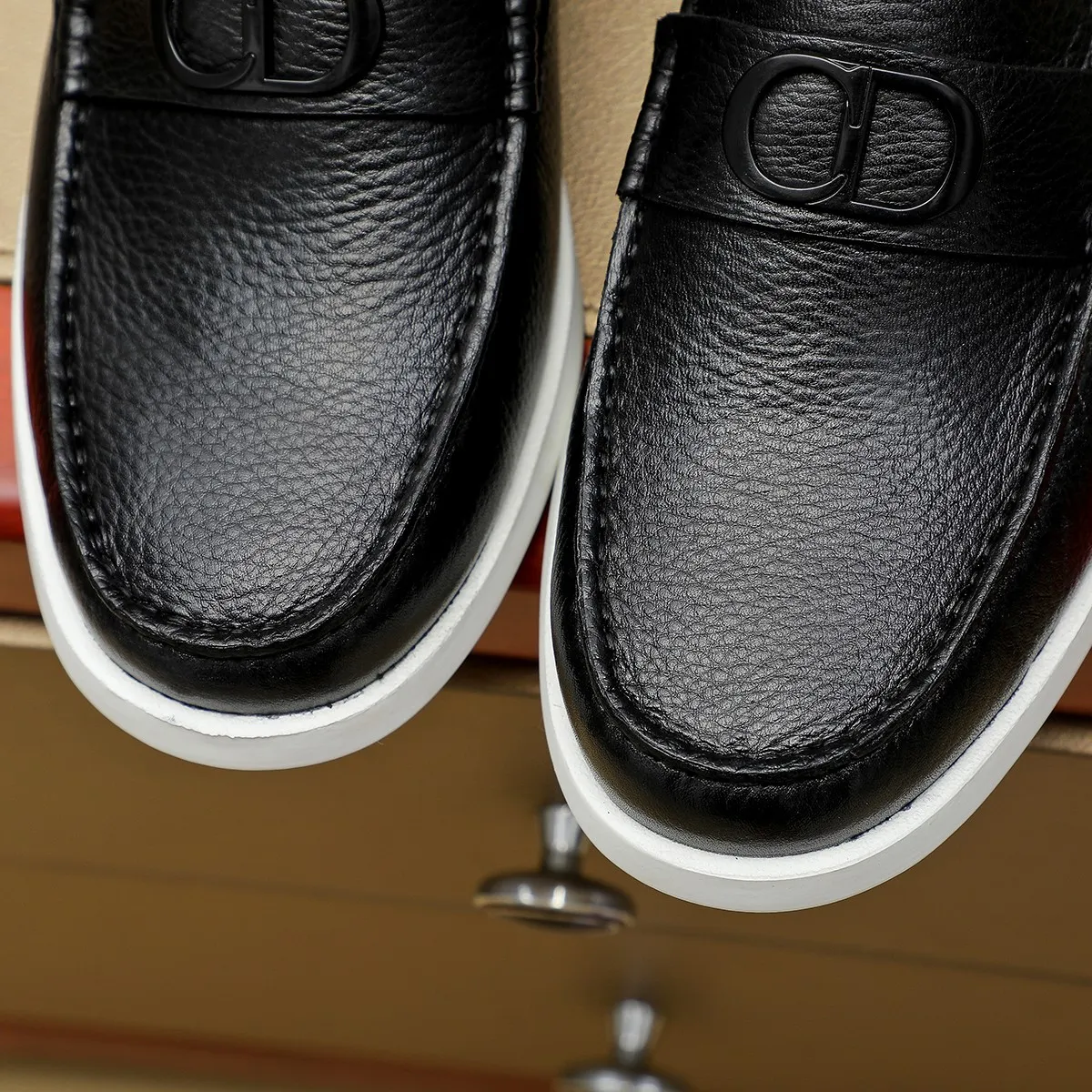 Men's clothing and shoes 💰460 💰🔥[Dior] High-end top-notch 🔝 purchasing agent 🔍🔍The latest 🇺🇸 counters are on sale simultaneously, original Italian brand · brand totem cloth sewn with brand cloth label · paired with calfskin · (high-end, nobility and class) exquisite workmanship (cow Leather lining) Sole: Original two-color sole ⚠️outsole specially provided by the original factory. Comfortable, wear-resistant, non-slip, real-life photoshoot🎬The real thing is more beautiful🔍Color: Color optional💕💕Number of yards: 39-44 (customized at 38.45.46)...